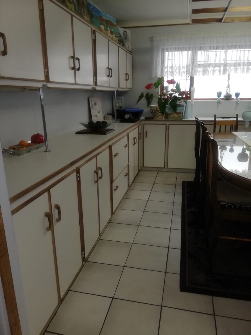 6 Bedroom Property for Sale in Mossel Bay Ext 15 Western Cape